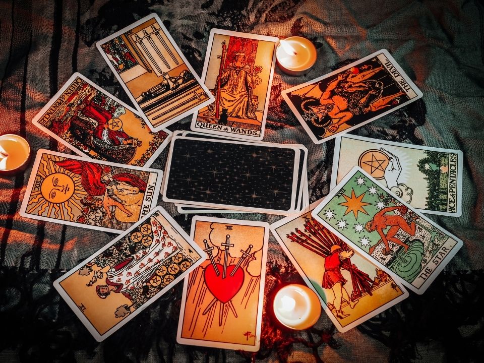 Tirage tarot Rider-Waite sentimental - cartes et bougies